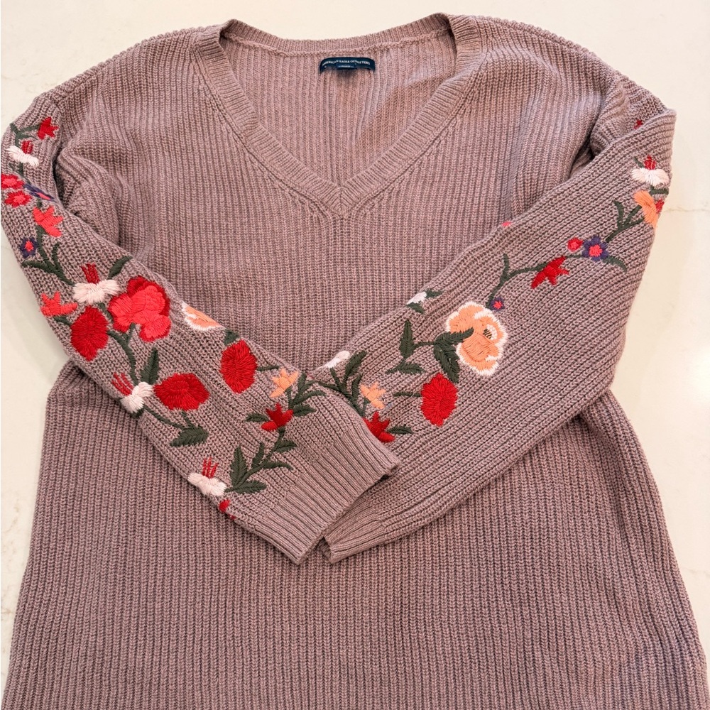 American Eagle Floral Embroidered Sleeve Sweater Mauve V Neck Boho Cottagecore - Picture 1 of 8